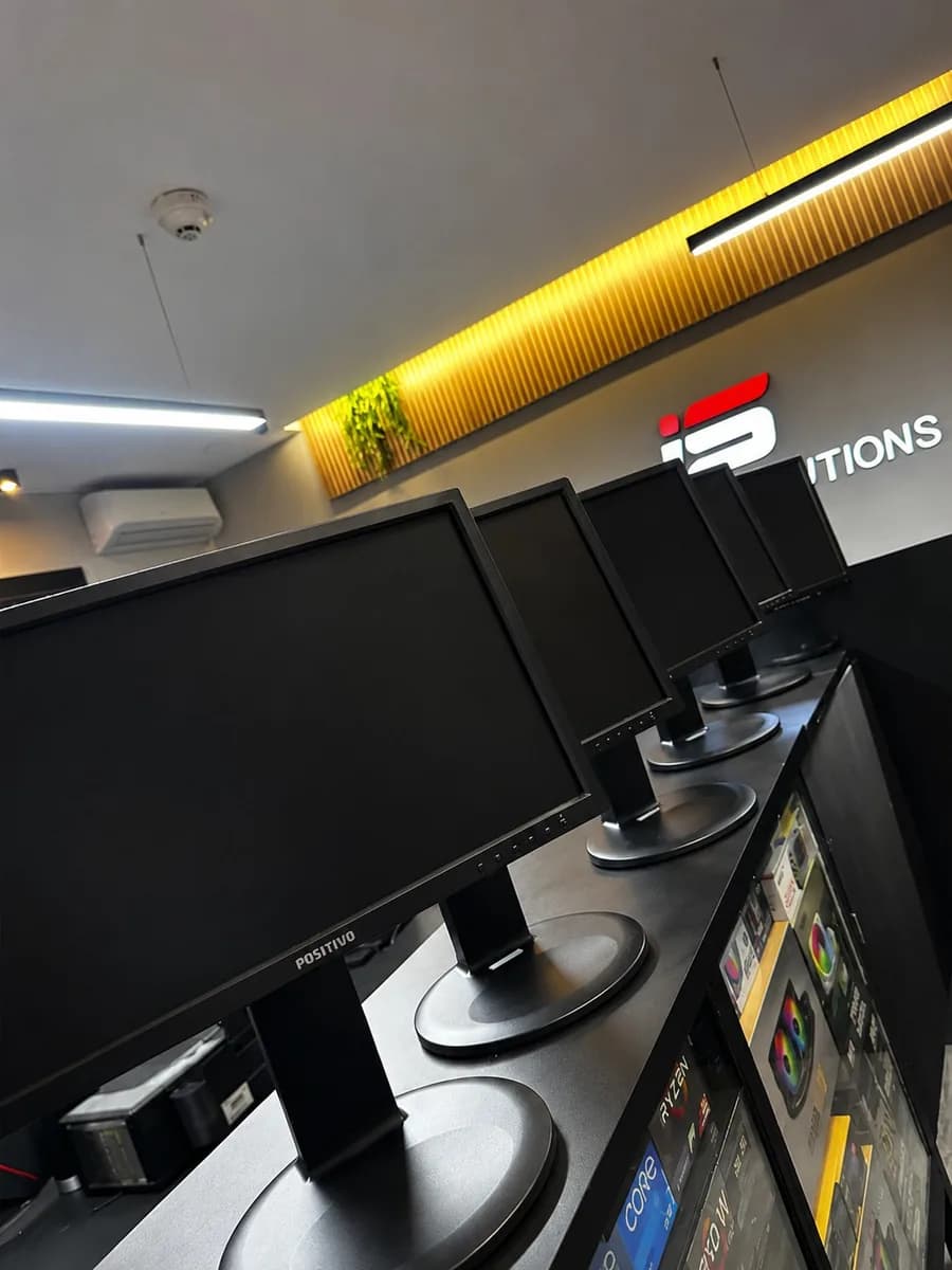 Monitores disponíveis na Infor Solutions