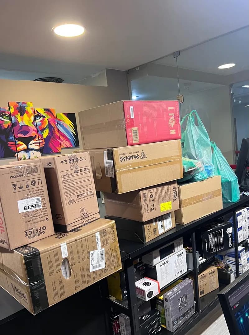 Pedidos montados e embalados, prontos para entrega
